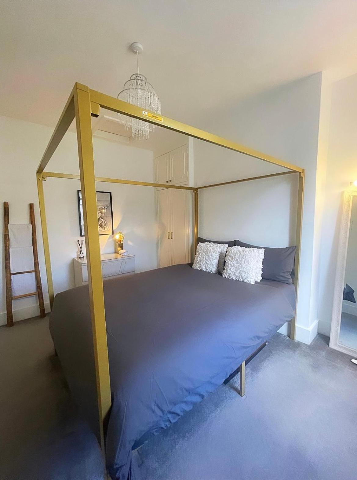 Queen Bedroom In Maida Vale London Exterior foto